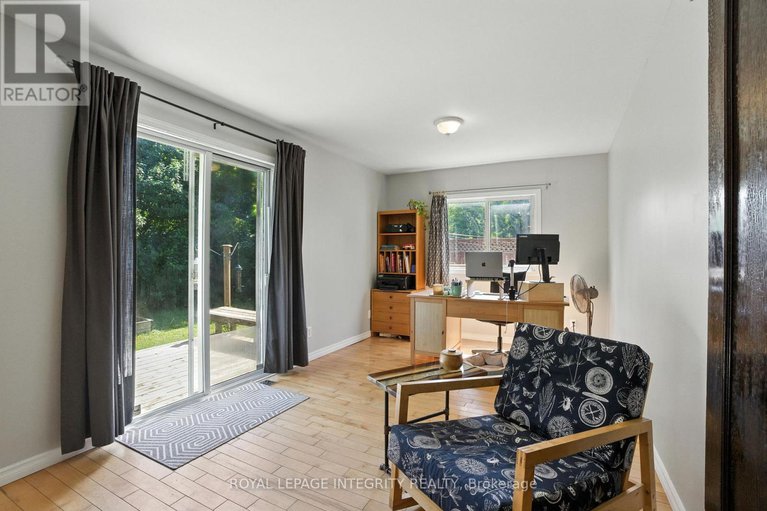 28965143/841-merivale-road/carlington/ottawa/ontario/K1Z5Z7_15