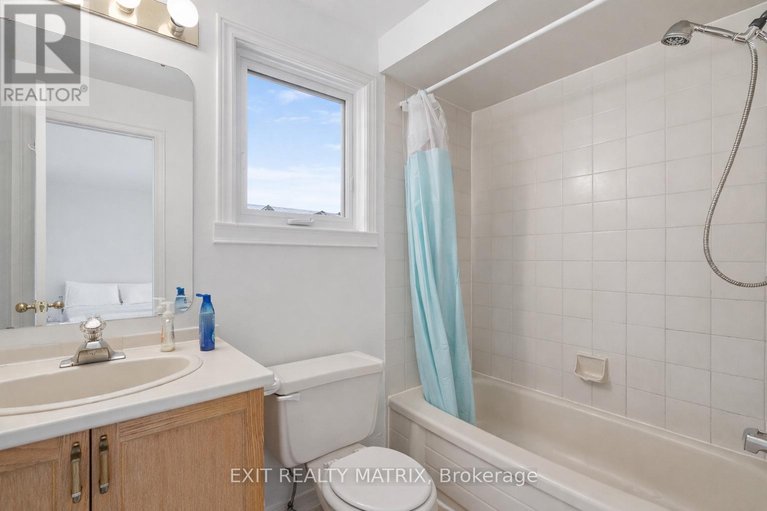 29458726/17-1838-summerfields-crescent/chapel-hill/ottawa/ontario/K1C7B7_26