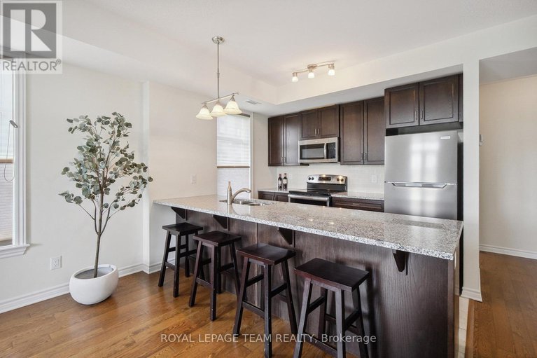 28402105/201-330-jatoba-private/emerald-meadowstrailwest/ottawa/ontario/K2V0E7_22