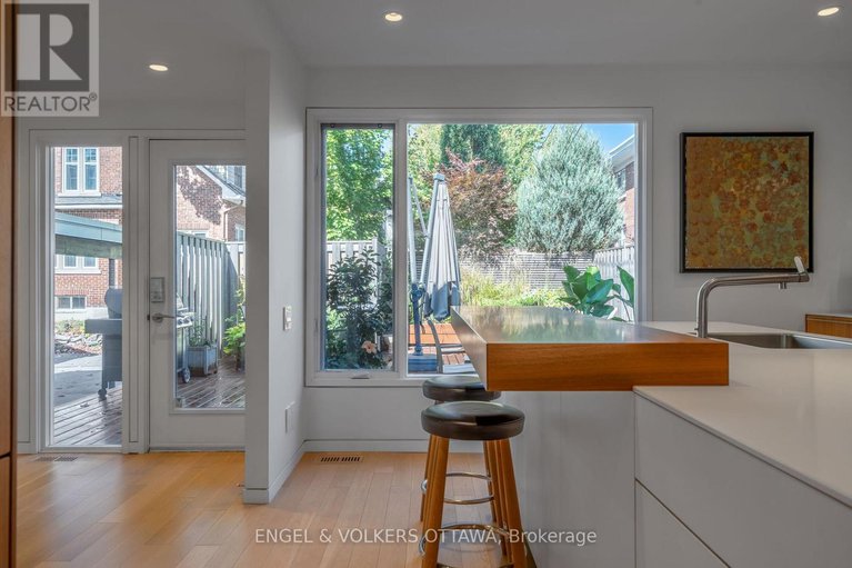 28958907/5-clemow-avenue/glebe/ottawa/ontario/K1S2A9_18