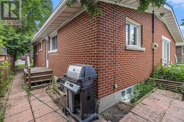 28892942/1285-fellows-road/parkway-park/ottawa/ontario/K2C2V8_26