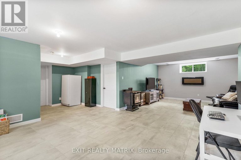 28350119/1463-vinette-road/clarencerockland-twp/clarence-rockland/ontario/K0A1N0_28