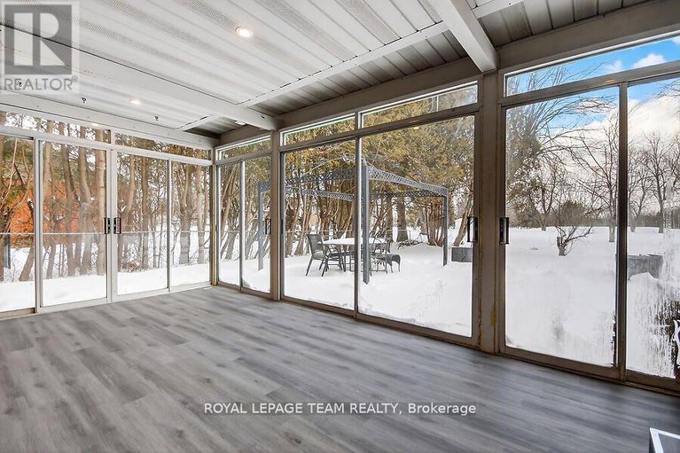 29467727/6636-marina-drive/manotick-south-to-roger-stevens/ottawa/ontario/K4M1B3_41