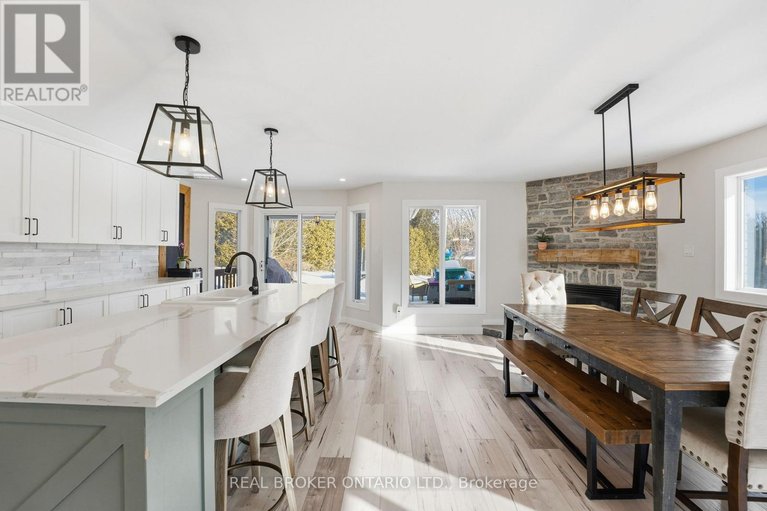 29485307/1391-sutherland-drive/manotick-south-to-roger-stevens/ottawa/ontario/K4M1B3_14