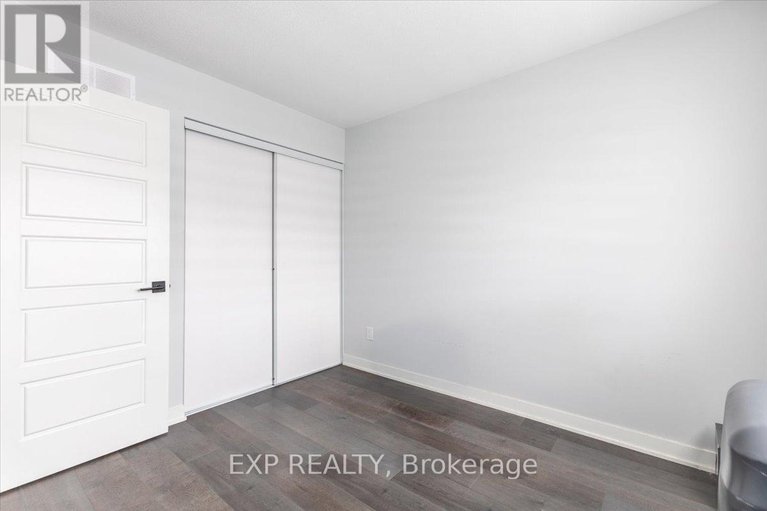 29581808/297-billrian-crescent/stittsville-north/ottawa/ontario/K2S3A6_16