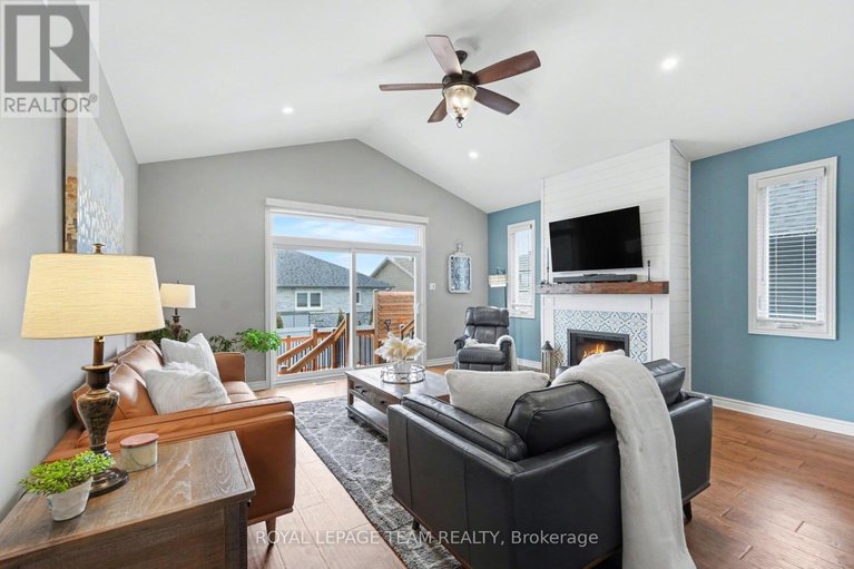 29469696/855-reaume-street/mississippi-mills-ramsay-twp/mississippi-mills/ontario/K0A1A0_14