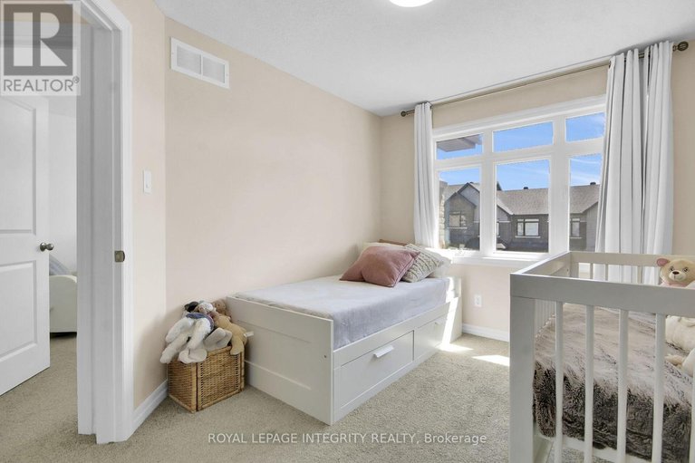 29637937/310-broadridge-crescent/mer-bleuebradley-estatesanderson-park/ottawa/ontario/K1W0H1_23