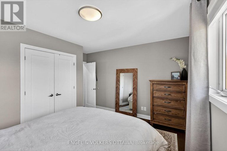 29665272/754-cork-street/elmvale-acres/ottawa/ontario/K1G1X9_26