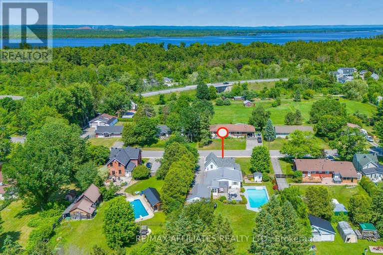 28529671/190-poole-street/mcnabbraeside-twps/mcnabbraeside/ontario/K7S1J2_46