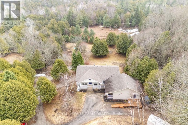 29617709/5195-mcdonalds-corners-road/lanark-highlands-dalhousie-twp/lanark-highlands/ontario/K0G1M0_45