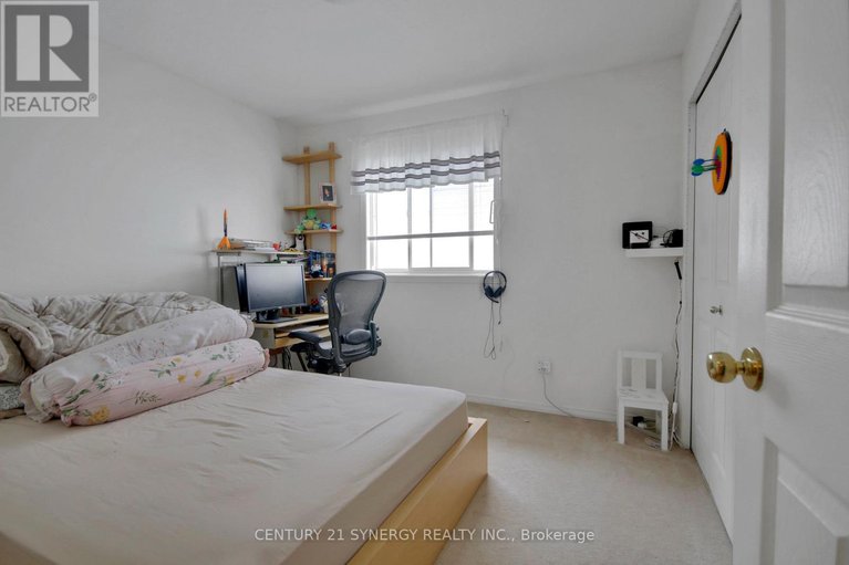 28297097/14-splinter-crescent/fairfield-heights/ottawa/ontario/K2B1B2_30