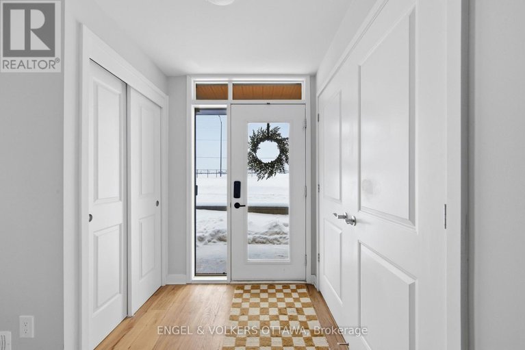 29401223/138-visor-private/emerald-meadowstrailwest/ottawa/ontario/K2V0S6_3