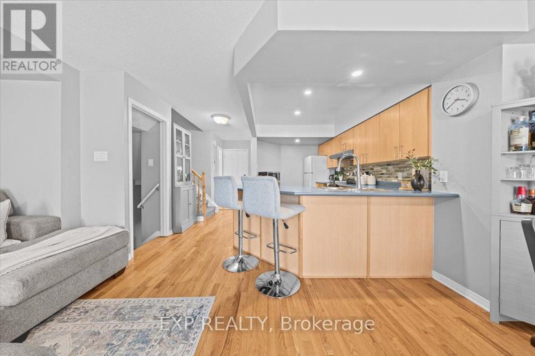 29354269/44-coralbell-private/hunt-club-parkgreenboro/ottawa/ontario/K1T3Z9_18