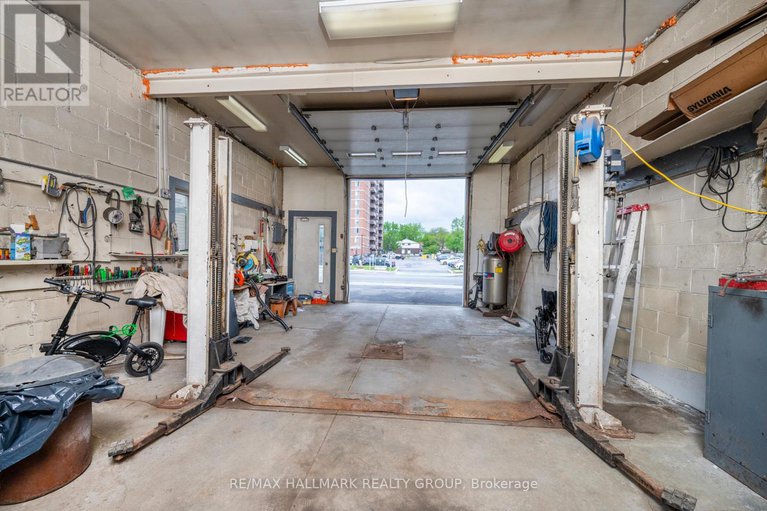 28419159/412-montreal-road/vanier/ottawa/ontario/K1K0V4_27