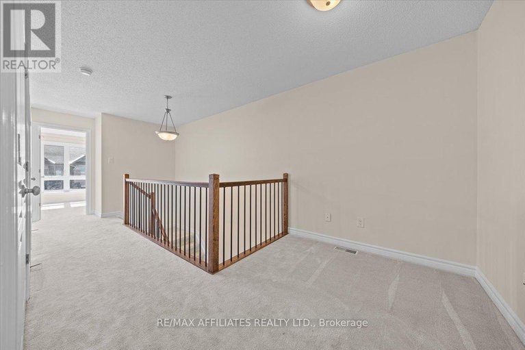 28911964/342-melodie-street/mer-bleuebradley-estatesanderson-park/ottawa/ontario/K1W0H9_24