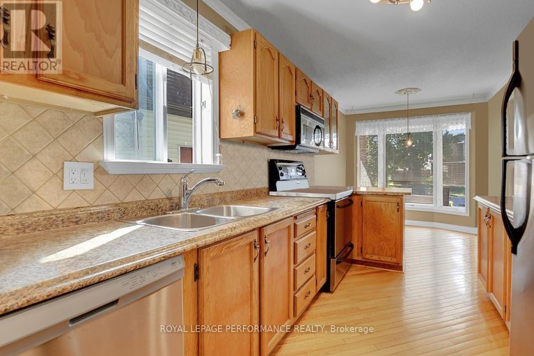 28896449/1815-belval-crescent/orleanssunridge/ottawa/ontario/K1C6J3_7