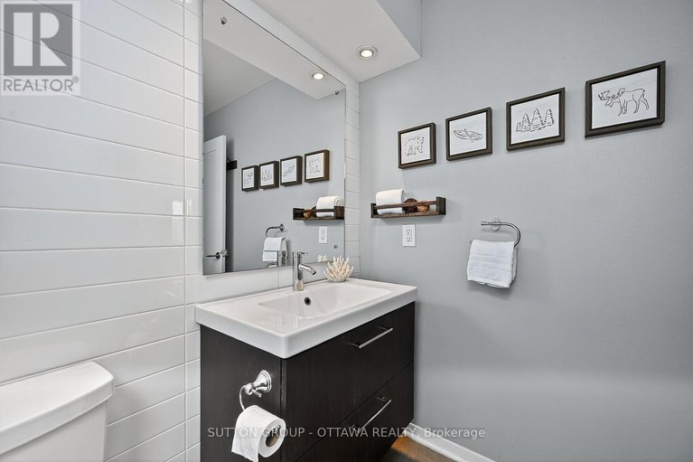 29090182/317-214-viewmount-drive/borden-farmstewart-farmcarleton-heightsparkwood-hills/ottawa/ontario/K2E7X3_16