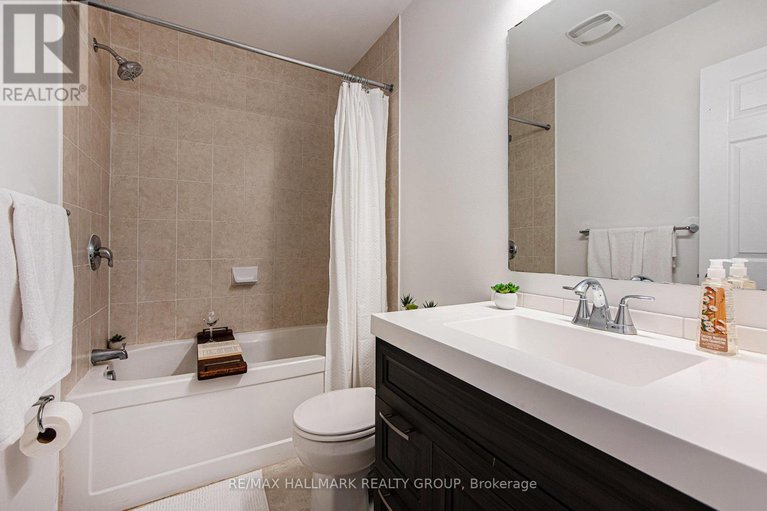 28782242/2427-nutgrove-avenue/half-moon-bay/ottawa/ontario/K2J0X4_31