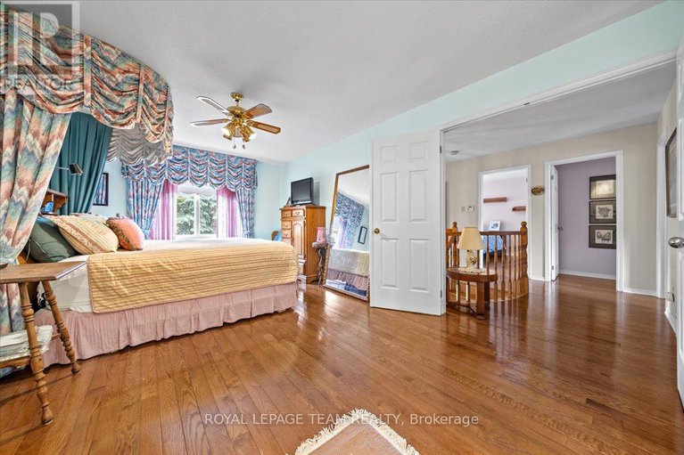 28487091/17-stonehedge-parkway/bayshore/ottawa/ontario/K2H8Z3_27