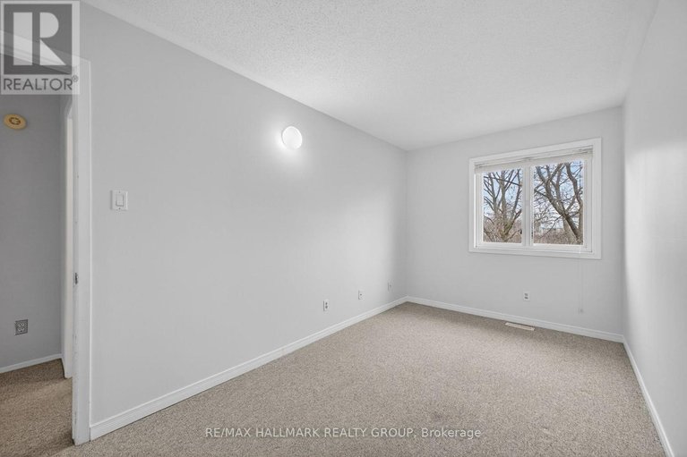 29595408/80-pickwick-drive/cedargrovefraserdale/ottawa/ontario/K2J3E2_32