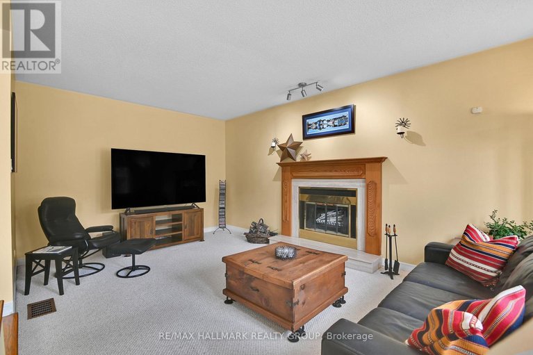 29674273/21-hime-crescent/hunt-club-park/ottawa/ontario/K1G4S1_14