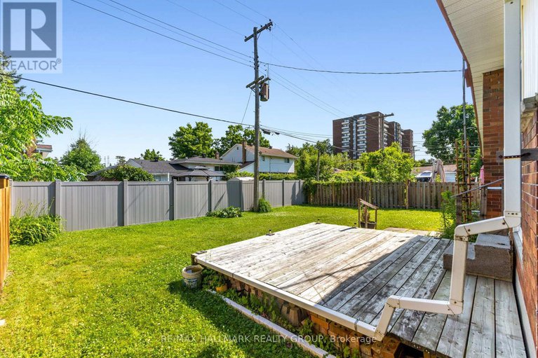 28611186/2234-bingham-street/elmvale-acresurbandale/ottawa/ontario/K1G2V7_42