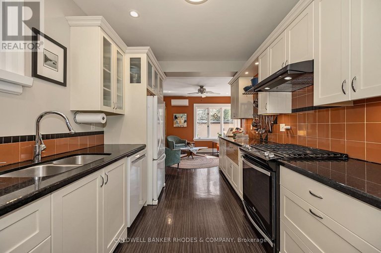 29667356/592-besserer-street/sandy-hill/ottawa/ontario/K1N6C9_14