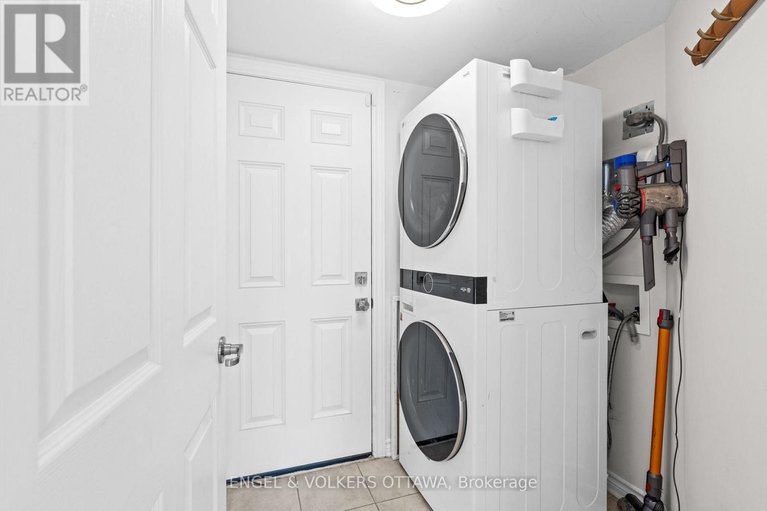 29055765/349-pumpkinseed-crescent/half-moon-bay/ottawa/ontario/K2J6K1_11