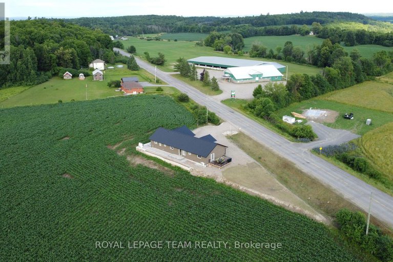 28622757/1016-castleford-road/horton-twp/horton/ontario/K7V3Z8_39