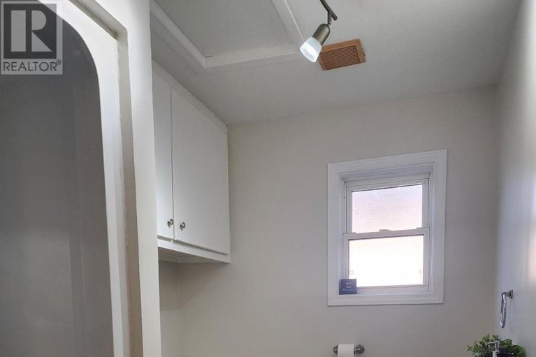 29348113/12-oak-street/lancaster/south-glengarry/ontario/K0C1N0_8