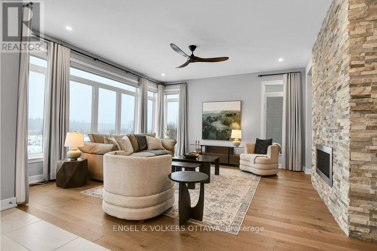 29357052/134-winterhaven-drive/mer-bleuebradley-estatesanderson-park/ottawa/ontario/K1W0H4_10