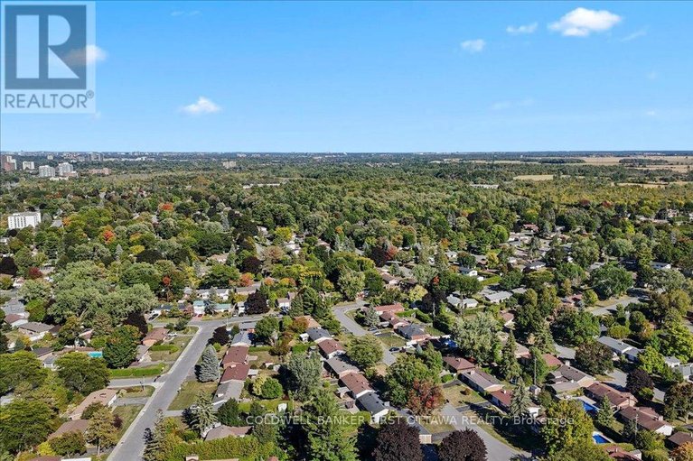 29487497/13-edgebrook-road/lynwood-village/ottawa/ontario/K2H6C2_37