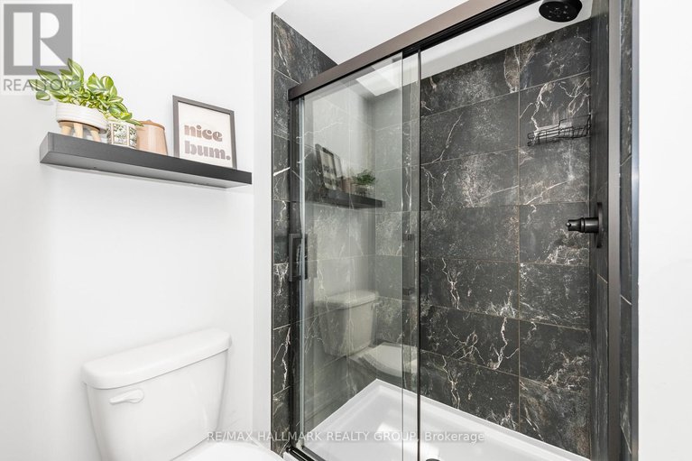 29405995/2260-copperhead-street/mer-bleuebradley-estatesanderson-park/ottawa/ontario/K1W4W6_33