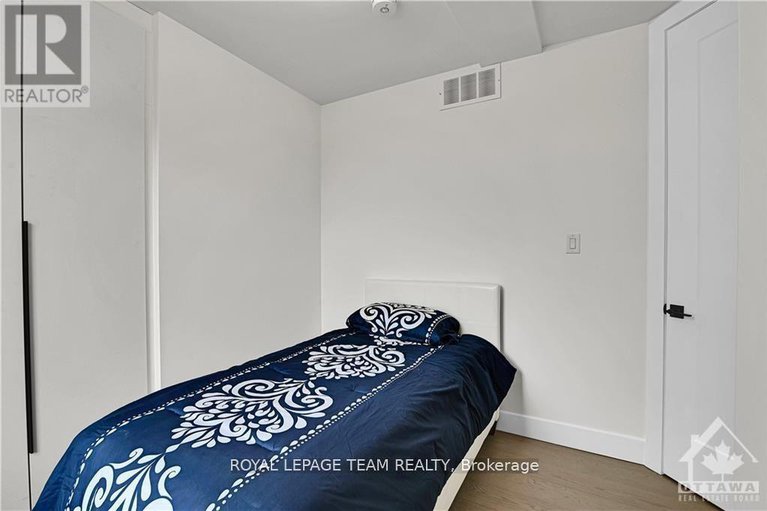 28662763/828-alpine-avenue/queensway-terrace-north/ottawa/ontario/K2B5R6_20