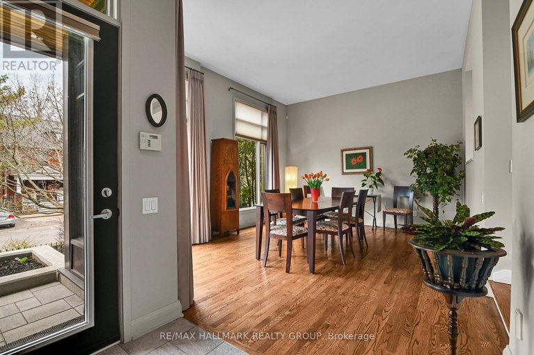 29674266/481-melbourne-avenue/mckellarhighland/ottawa/ontario/K2A1W4_4