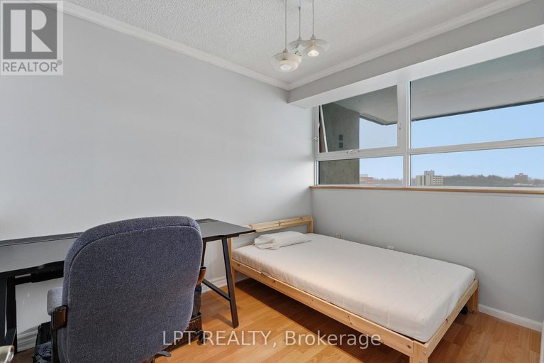 29350821/1112-555-brittany-drive/viscount-alexander-park/ottawa/ontario/K1K4C5_22