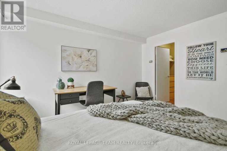28399342/701-141-somerset-street-w/ottawa-centregolden-triangle/ottawa/ontario/K2P2H1_36