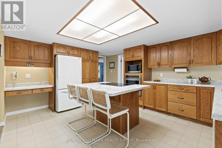 28835565/1103-rideau-bend-crescent/manotick-east-to-manotick-station/ottawa/ontario/K4M1B6_13