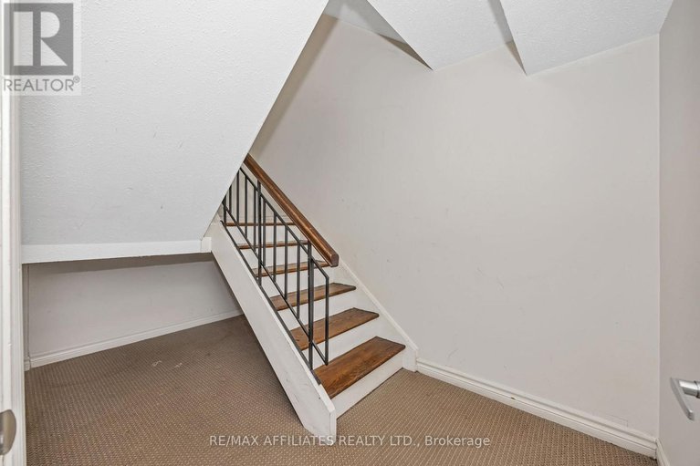 29181830/67-392-garden-glen-private/meadowlandscrestview/ottawa/ontario/K2G1E4_30