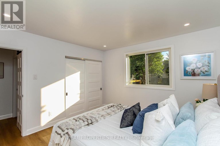 28774886/1796-saunderson-drive/elmvale-acres/ottawa/ontario/K1G2C2_23