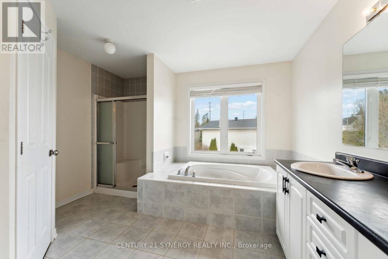 28249303/59-baywood-drive/stittsville-south/ottawa/ontario/K2S2H5_26