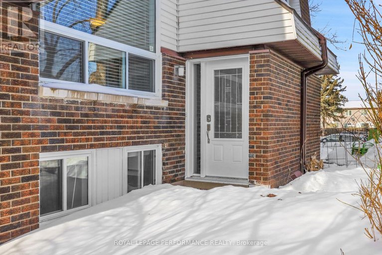 29402527/8d-lovell-lane/westcliffe-estates/ottawa/ontario/K2H9B6_3