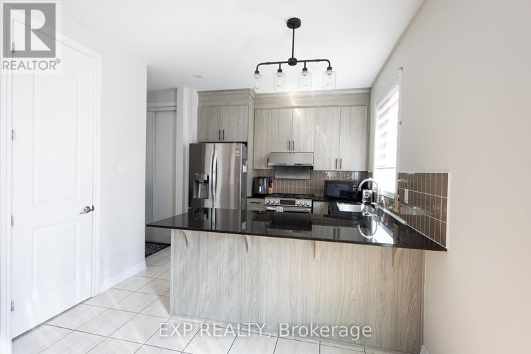 29626610/1008-carden-lane/orleans-village/ottawa/ontario/K1W0N3_11