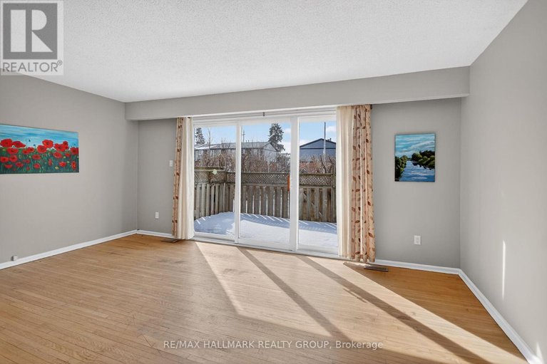 29464563/427-moodie-drive/bells-corners/ottawa/ontario/K2H8A5_10