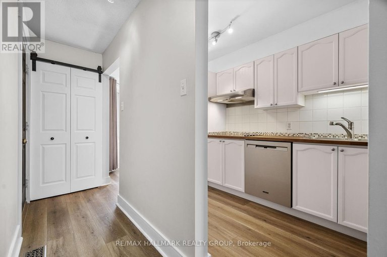 28052683/25-1400-wildberry-court/chapel-hill/ottawa/ontario/K1C7K6_2
