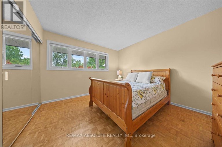 29046801/22-banting-crescent/beaverbrook/ottawa/ontario/K2K1P4_27