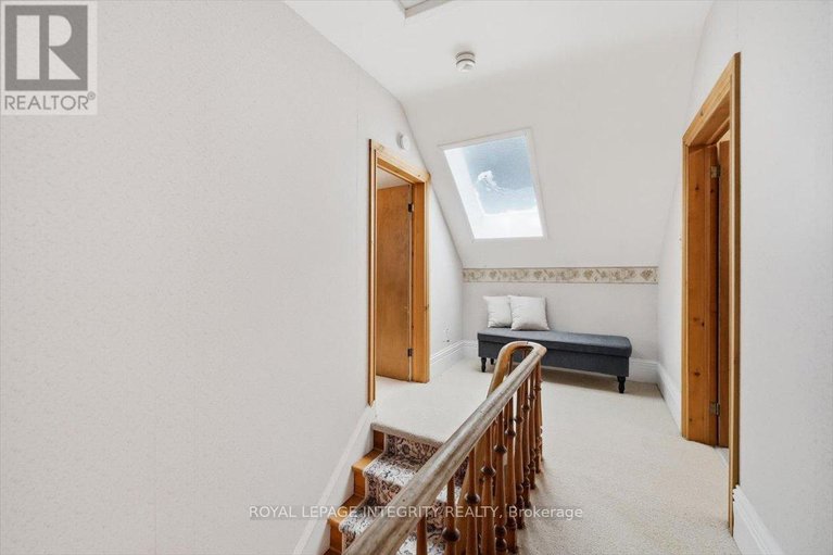 29219287/1814-old-montreal-road/cumberland-ridge/ottawa/ontario/K4C1G8_25