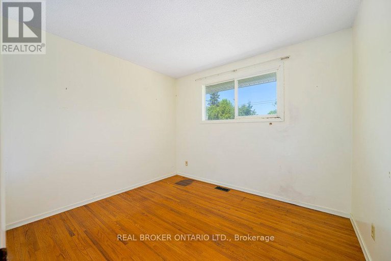 28389803/87-viewmount-drive/meadowlandscrestview/ottawa/ontario/K2G3B9_14