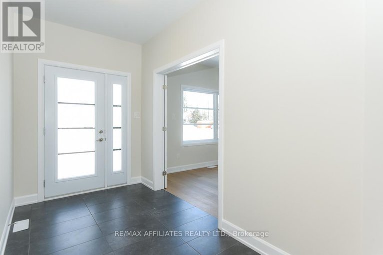 28936750/1060-chablis-crescent/embrun/russell/ontario/K0A1W0_2