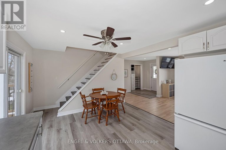 29458727/4868-ferry-road/fitzroy/ottawa/ontario/K0A1X0_17